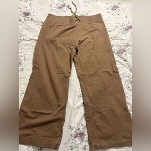 BCBGMaxAzria women capri sweats